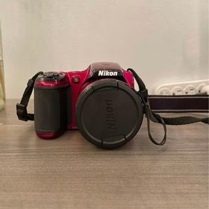 Red Nikon Coolpix L820